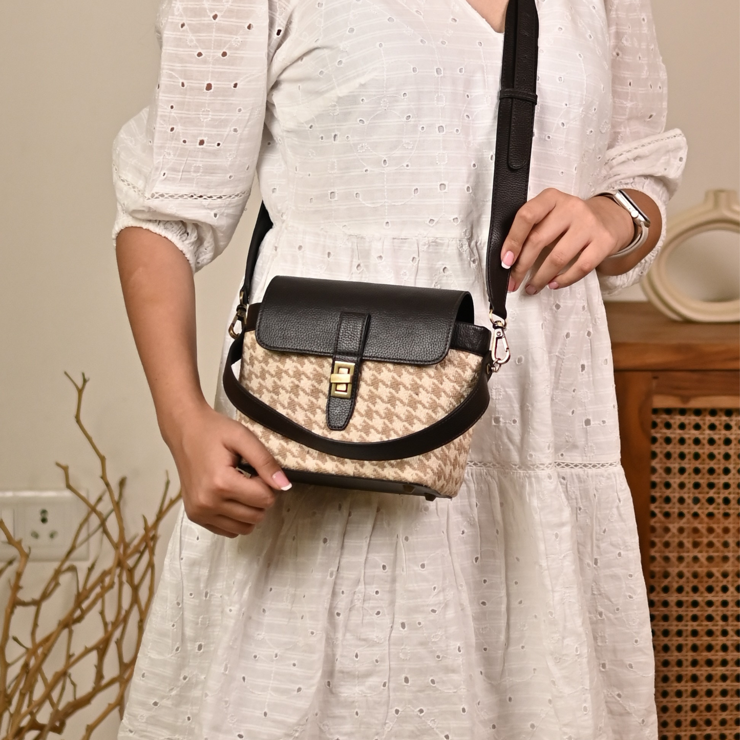 BEIGE BLISS - CROSSWAY CROSS-BODY BAG